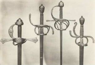 Reitschwert und drei Rapiere mit Solinger Klingen