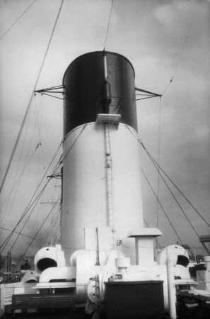 Schornstein des Dampfers Cap Arcona, Hamburg