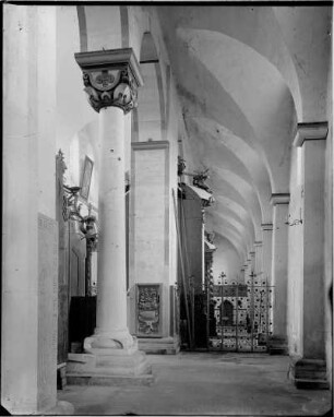 Bronnbach Kloster Klosterkirche (1157-1222) Innenansicht nördliches Seitenschiff nach Westen