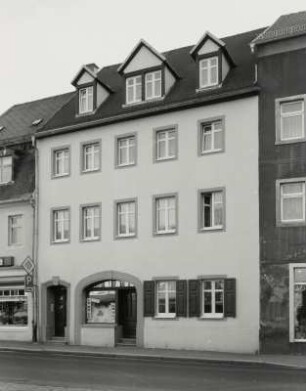Mügeln, Wohn-und Geschäftshaus : Mügeln (Kreis Torgau-Oschatz), Wohnhaus und Geschäftshaus, Markt 3, 19. Jahrhundert, Straßenansicht