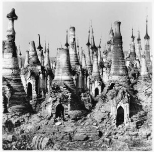 Stupas in Indein (Myanmar/Birma)
