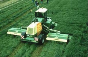 Fotografie: Futtererntetechnik, Mähwerk, Scheibenmähwerk, Mähaufbereiter