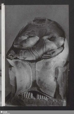 Die große Mutter [Kurotrophos]. 6. Jahrhundert v. Chr. Aus Megara Hybläa. Syrakus, Nationalmuseum