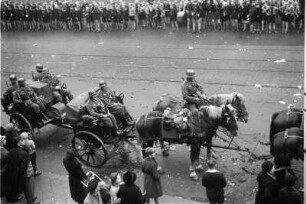 Militärparade : Militärparade der NSDAP, vermutlich in Wien