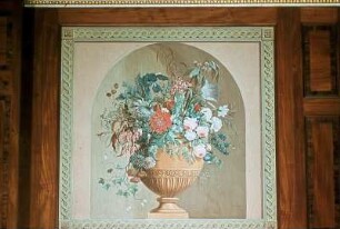 Vase mit verschiedenen Blumen
