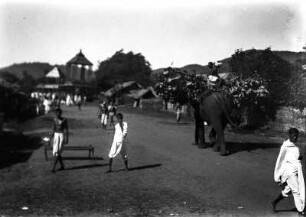 Straßenszene (Deutsche Indien-Expedition 1926/1929 - 6. Nordindien)