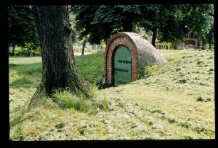 Dahlem Dorfaue 31.3.83.
