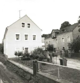 Cossebaude, Talstraße 8. Gutshof (1878). Wohnhaus und Wirtschaftsgebäude