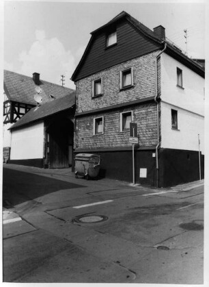 Schöffengrund, Hauptstraße 26