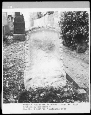 Fragment eines Grabsteins
