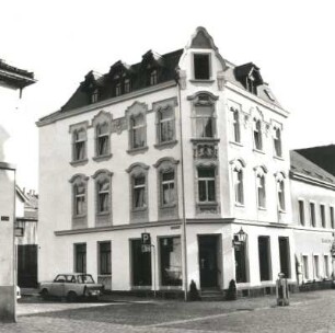 Colditz, Sophienstraße 2/Ecke Untermarkt. Wohn- und Geschäftshaus (um 1900). Eckansicht