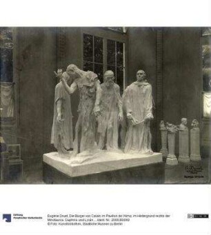 Die Bürger von Calais im Pavillon de l'Alma, im Hintergrund rechts der Minotauros, Daphnis und Lycénion, die Büste Alexandre Falguière, Bruder und Schwester