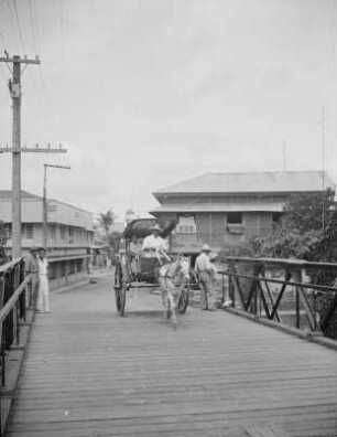 Brücke in Cebu City : Ansicht mit Pferdedroschke