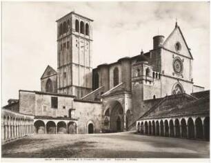 Basilika San Francesco, Assisi: Kreuzgang