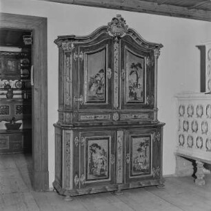 Möbel-Museum : Bautzen. Stadtmuseum. Ausstellungsraum mit Bauernschrank