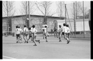 Kleinbildnegative: Fußballspiel "FC Izmirspor : FC Neu Asseln", 1984