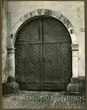 Hauptstr. 145. Tor mit Schlußstein 1756
