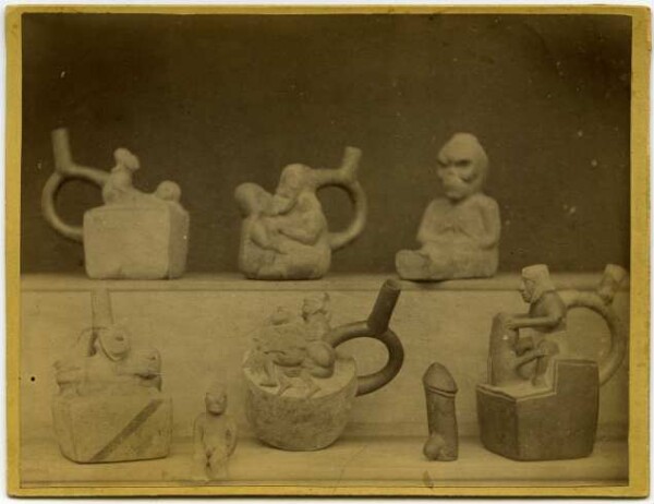 Stirrup vessels (Bremen collection)