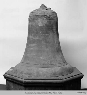 Glocke mit Inschrift