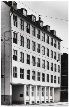 BBC (Brown, Boveri & Cie), München: Straßenansicht