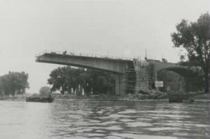 Aufbau der Nibelungenbrücke Worms/Rhein