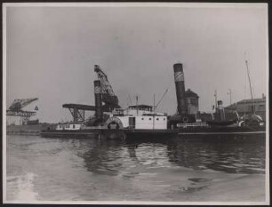 Schiff am Binnenhafen Duisburg-Ruhrort