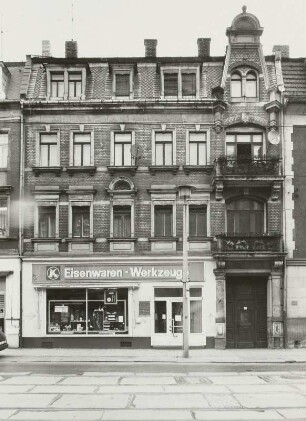 Dresden-Trachau, Leipziger Straße 226. Wohnhaus (um 1900) mit Laden