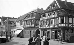 Grund, Peter; Frankfurt; Haus auf der Maininsel neben der Alten Brücke - Eckansicht