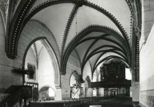 Prettina. Pfarrkirche 13./14.Jahrhundert. Inneres nach West