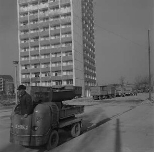 Dresden. Appartementhochhaus am Leninplatz
