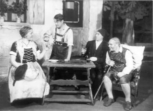 Der G'wissenswurm. Bauernkomödie mit Gesang in fünf Bildern von L. Anzengruber, Musik von A. Müller. Staatsschauspiel Dresden, Neueinstudierung 23.12.1930 : Grethe Volckmar als Horlacher-Lies, Heinz Könecke als Knecht Wastl, Luis Rainer als Dusterer und Willi Kleinoschegg als Grillhofer