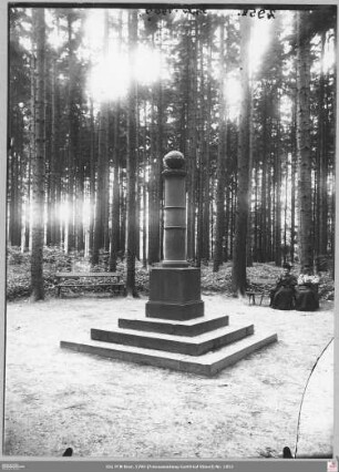 Stele im Hirschpark bei Bad Homburg