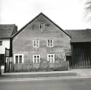 Schlepzig, Dorfstraße 49. Wohnhaus mit Scheune