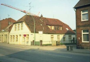 Lübecker Straße 21: giebelständige Straßenfront: Traufseite