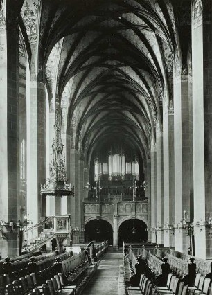 Leipzig, Thomaskirche. Langhaus nach Westen