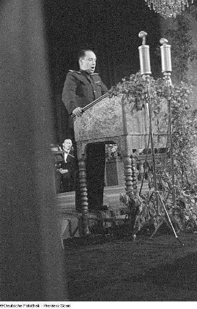 Ehrung für Max Reinhardt im Deutschen Theater Berlin und anschließende Straßenbenennung (Umbenennung der Karlstraße) : Ansprache von Alexander Dymschitz