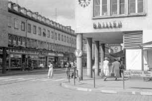 Saarlouis: Französische Straße vom Kleinen Markt, Ecke näher