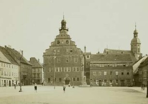 Ansicht mit Rathaus
