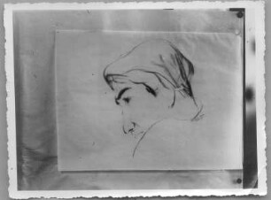 Männliche Porträtsudie im Profil : Männliche Porträtstudie im Profil. Kohlezeichnung (1937; E. Richter), entstanden in Ankara