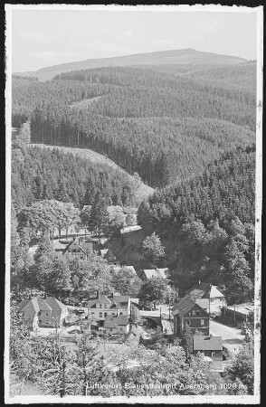 Blauenthal im Erzgebirge. Blick auf Blauenthal und Auersberg