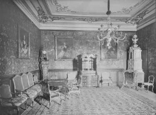 Schloss Moritzburg, 1. Etage, Saal der Lackmöbel, vor 1945