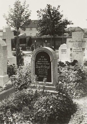Grabstein für Auguste Schlegel (gest. 1928)