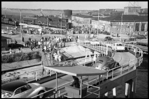 Grossenbrode: Abfahrtsrampe [der Fähre] und Bahnhof