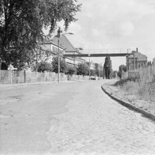 Coswig, Industriestraße : Coswig. Industriestraße mit Gebäude Coswig Lacke und Lederfabrik