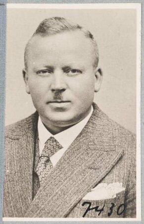 Bernhard Weinberg, Bürobeamter Verwaltungs-Abteilung