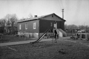 In Eigeninitiative der Bewohner errichtetes Jugend- und Gemeinschaftszentrum in der Bellenäckersiedlung