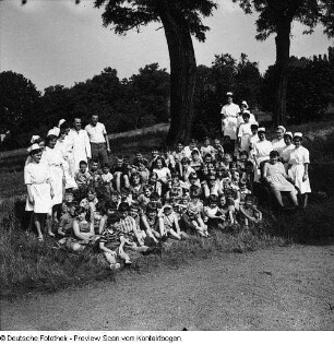 Körperbehindertenschule Dresden, Betreuung körperbehinderter Kinder, Gruppenbild