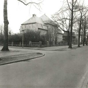 Cottbus, Sielower Straße 37. Sorbische Oberschule (ehemalige Lehrerbildungsanstalt; 1910, Erweiterung 1929)
