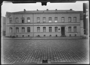 Bernau, Leninstraße (Brauerstraße). Wohnhaus. Straßenfront