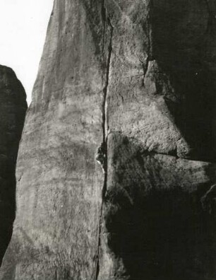 Sächsische Schweiz. Schrammsteine, Dreifingferturm. Seilschaft G. Junghans u. G. Walpert in den Ostrissen (am Rostweg) (VIIIb)
